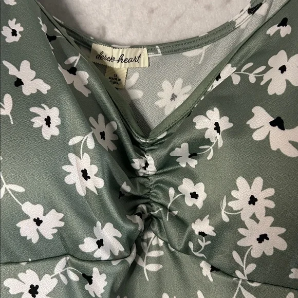 Derek Heart Sage Green Floral Flutter Sleeve Empire Waist Street Length Dress 1X - Picture 12 of 12